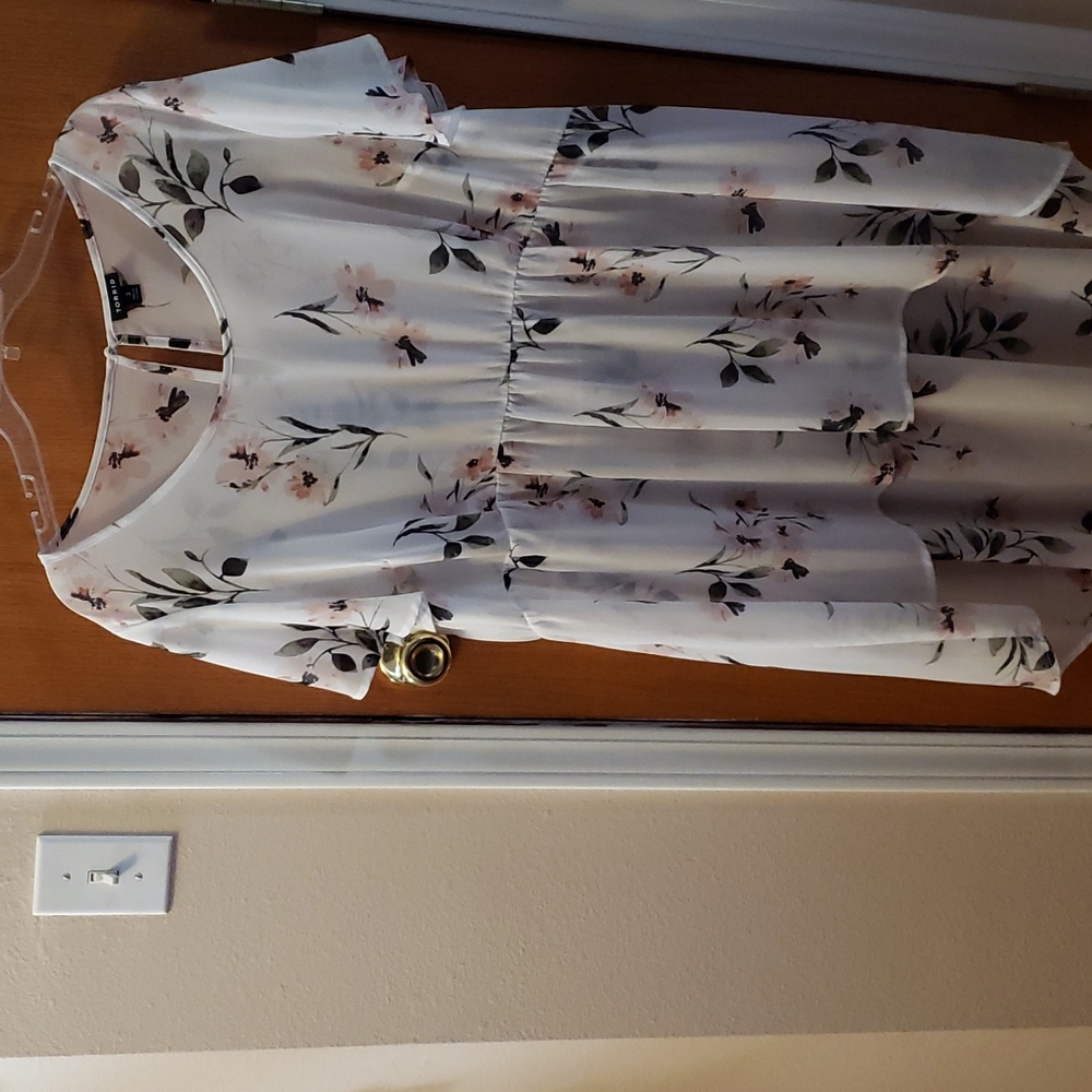 Torrid Hi/Lo Baby Doll Tunic, Sheer White/Floral, Plus Size 3X, NWOT (B1)